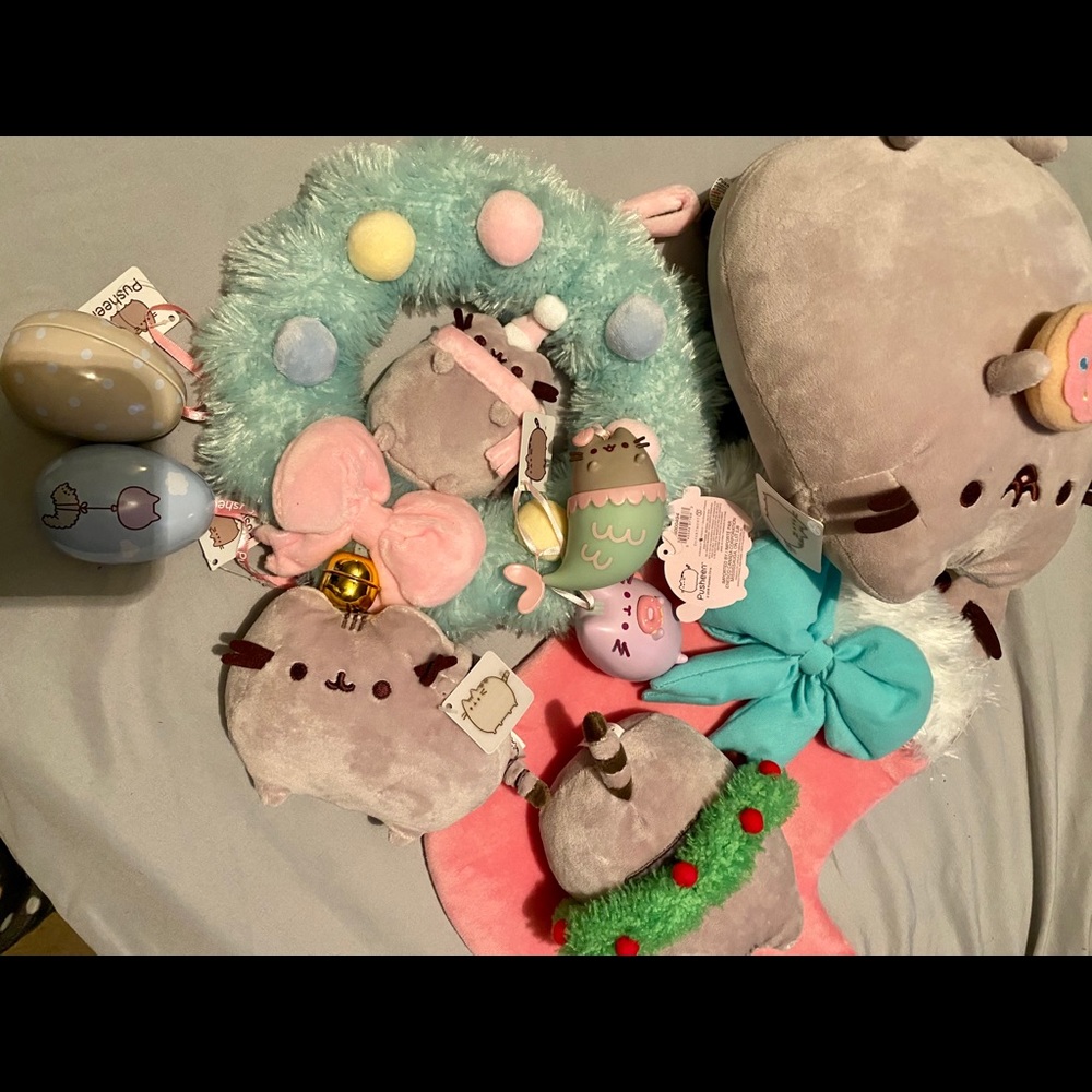 ❗️SOLD❗️🎄Pusheen Christmas decor🎄